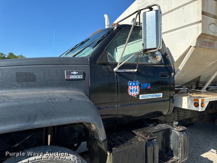 image for item EH7010 2000 Chevrolet C8500 fertilizer delivery truck