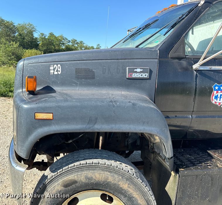 image for item EH7010 2000 Chevrolet C8500 fertilizer delivery truck