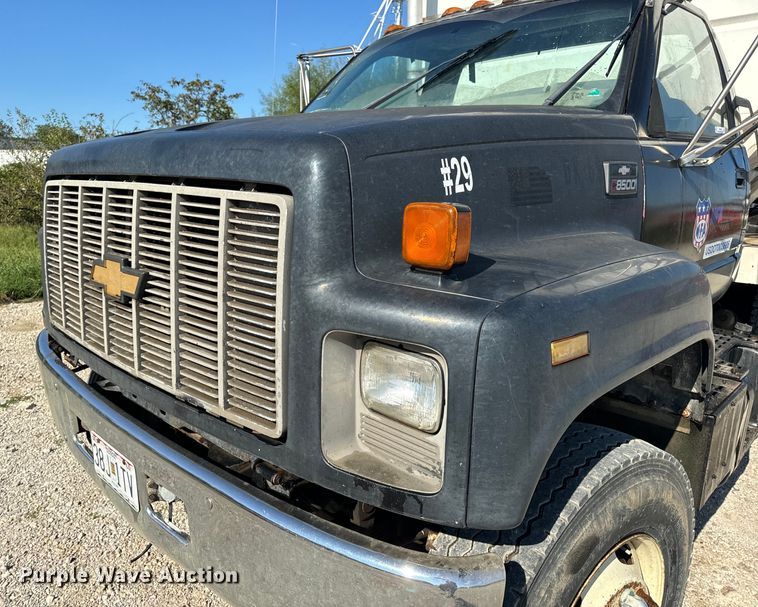 image for item EH7010 2000 Chevrolet C8500 fertilizer delivery truck