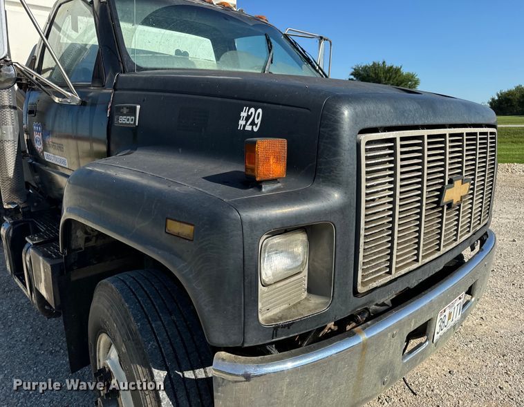 image for item EH7010 2000 Chevrolet C8500 fertilizer delivery truck