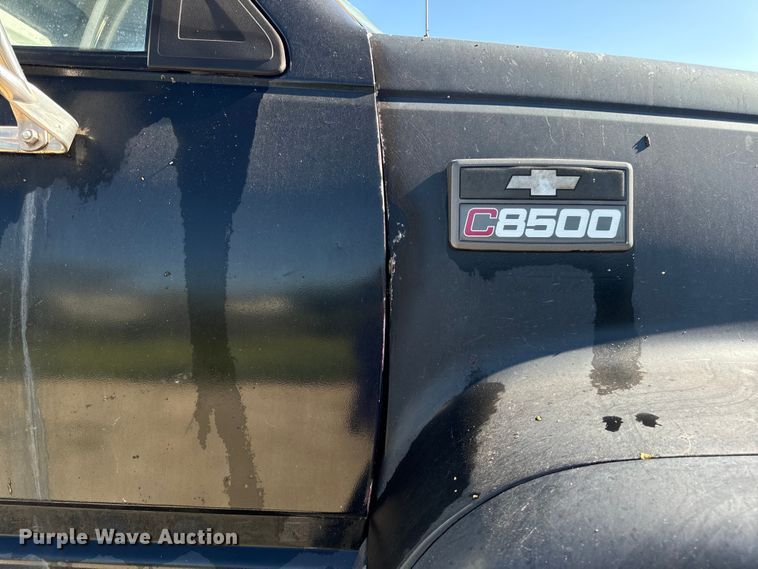 image for item EH7010 2000 Chevrolet C8500 fertilizer delivery truck