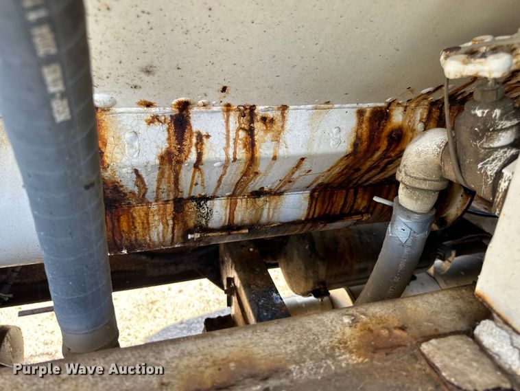 image for item EH7010 2000 Chevrolet C8500 fertilizer delivery truck