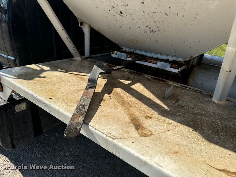 image for item EH7010 2000 Chevrolet C8500 fertilizer delivery truck