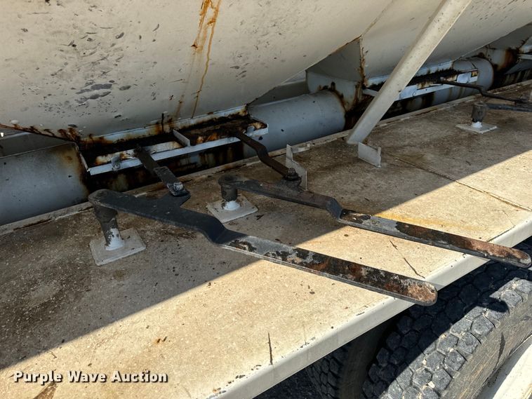 image for item EH7010 2000 Chevrolet C8500 fertilizer delivery truck