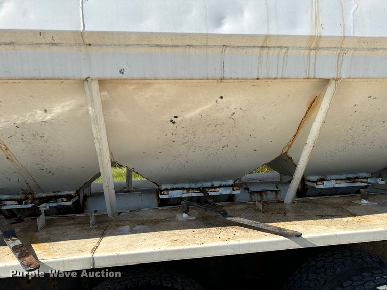 image for item EH7010 2000 Chevrolet C8500 fertilizer delivery truck