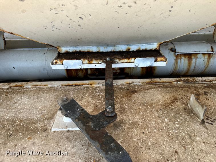 image for item EH7010 2000 Chevrolet C8500 fertilizer delivery truck