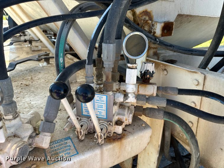 image for item EH7010 2000 Chevrolet C8500 fertilizer delivery truck