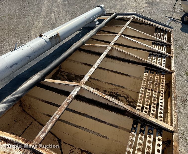 image for item EH7010 2000 Chevrolet C8500 fertilizer delivery truck