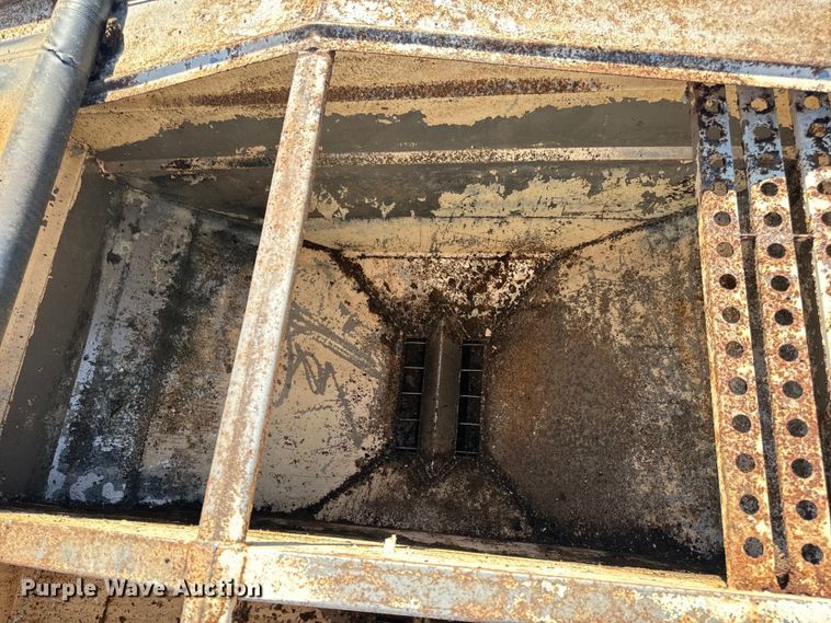 image for item EH7010 2000 Chevrolet C8500 fertilizer delivery truck