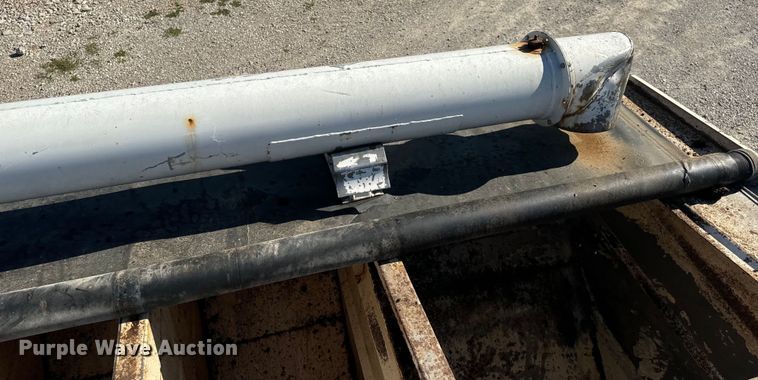 image for item EH7010 2000 Chevrolet C8500 fertilizer delivery truck