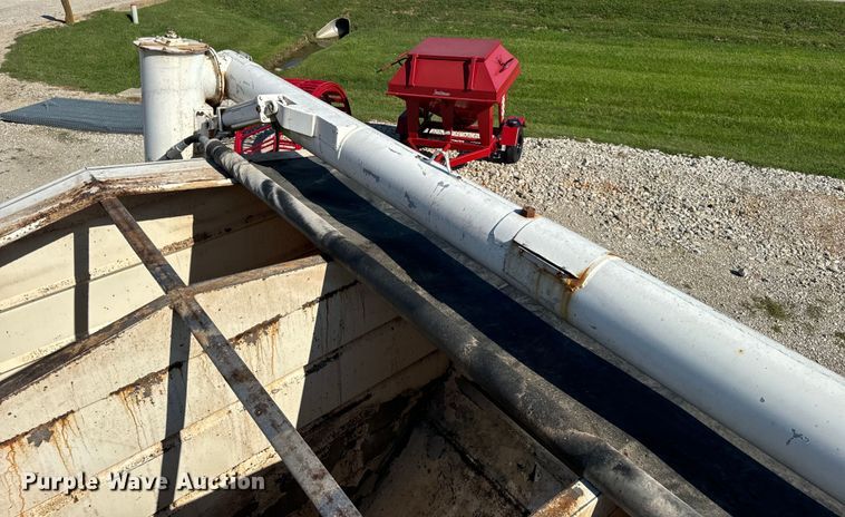 image for item EH7010 2000 Chevrolet C8500 fertilizer delivery truck