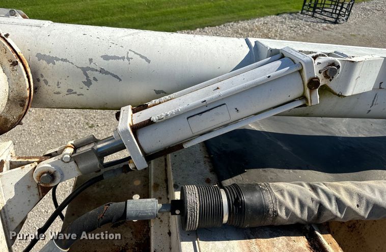 image for item EH7010 2000 Chevrolet C8500 fertilizer delivery truck