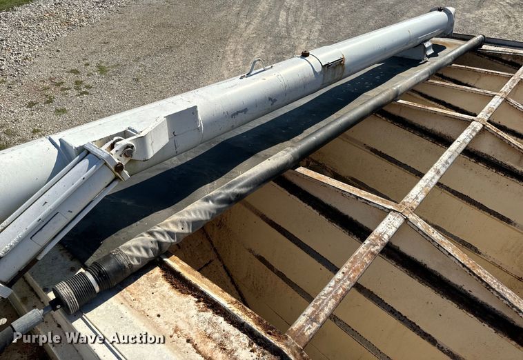 image for item EH7010 2000 Chevrolet C8500 fertilizer delivery truck