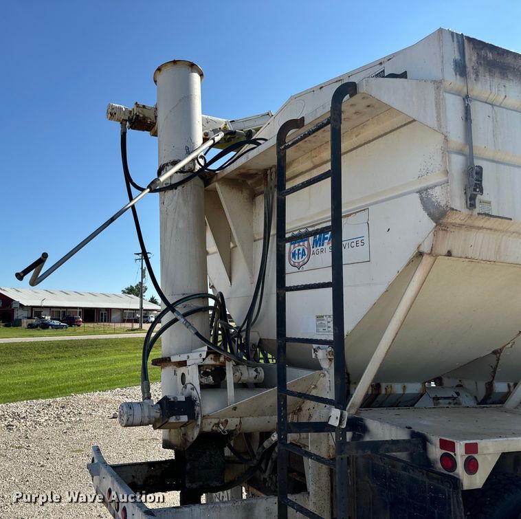 image for item EH7010 2000 Chevrolet C8500 fertilizer delivery truck