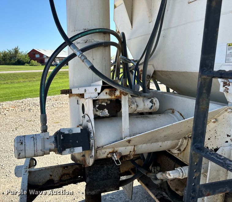 image for item EH7010 2000 Chevrolet C8500 fertilizer delivery truck