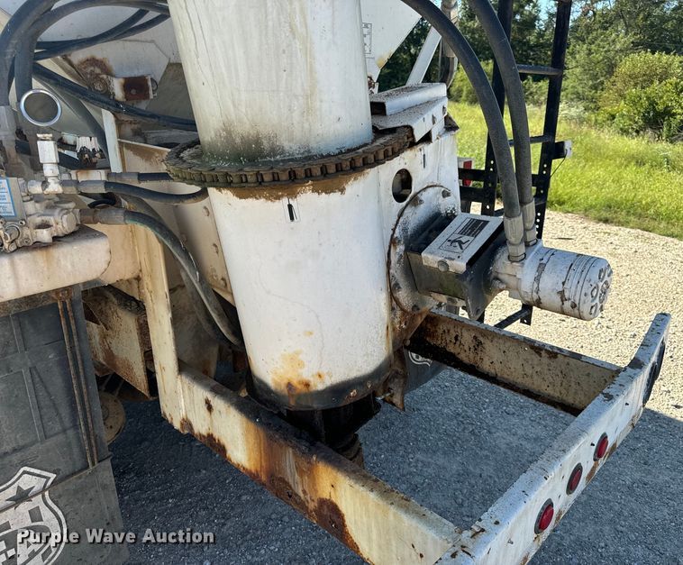 image for item EH7010 2000 Chevrolet C8500 fertilizer delivery truck