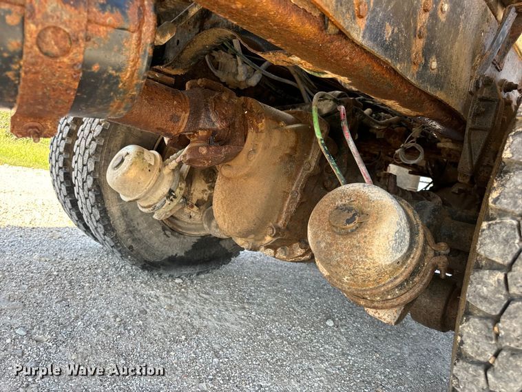 image for item EH7010 2000 Chevrolet C8500 fertilizer delivery truck