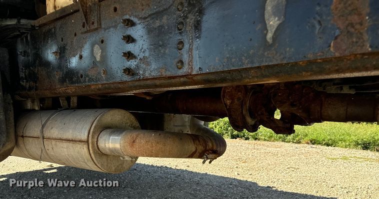 image for item EH7010 2000 Chevrolet C8500 fertilizer delivery truck