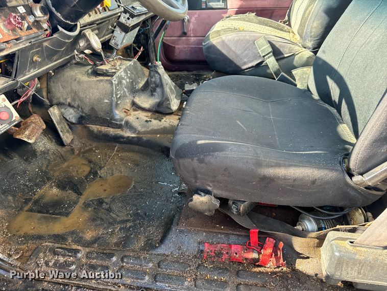 image for item EH7010 2000 Chevrolet C8500 fertilizer delivery truck