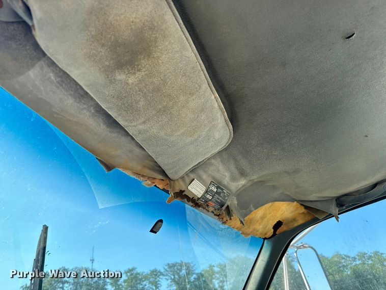 image for item EH7010 2000 Chevrolet C8500 fertilizer delivery truck