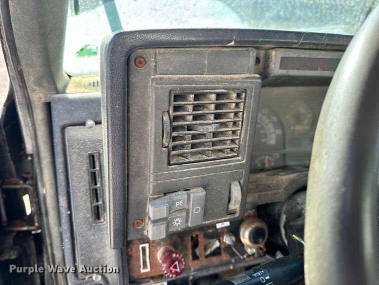 image for item EH7010 2000 Chevrolet C8500 fertilizer delivery truck