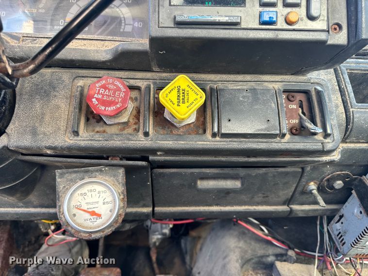 image for item EH7010 2000 Chevrolet C8500 fertilizer delivery truck