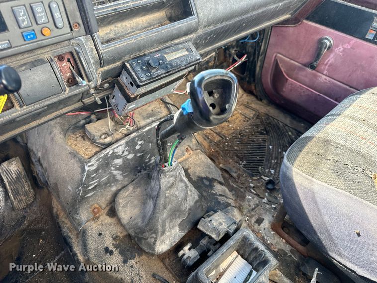 image for item EH7010 2000 Chevrolet C8500 fertilizer delivery truck