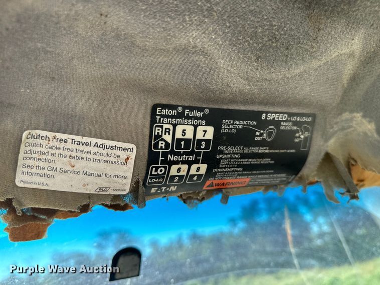 image for item EH7010 2000 Chevrolet C8500 fertilizer delivery truck