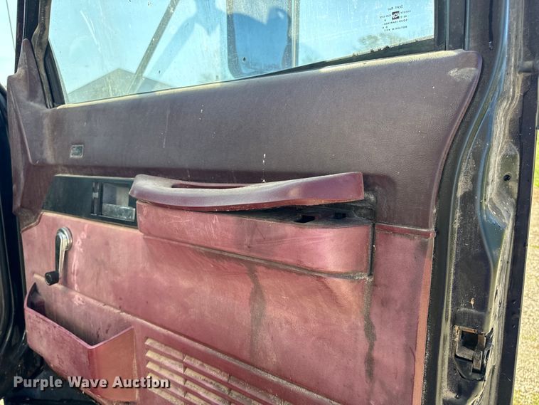 image for item EH7010 2000 Chevrolet C8500 fertilizer delivery truck