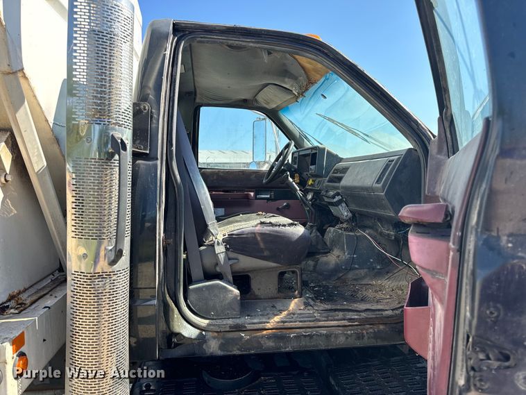 image for item EH7010 2000 Chevrolet C8500 fertilizer delivery truck