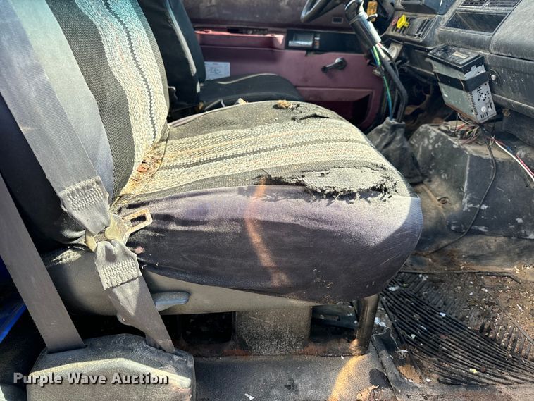 image for item EH7010 2000 Chevrolet C8500 fertilizer delivery truck