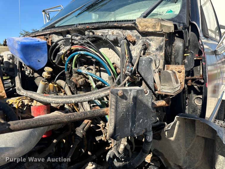 image for item EH7010 2000 Chevrolet C8500 fertilizer delivery truck