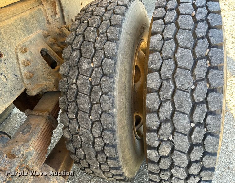 image for item EH7010 2000 Chevrolet C8500 fertilizer delivery truck