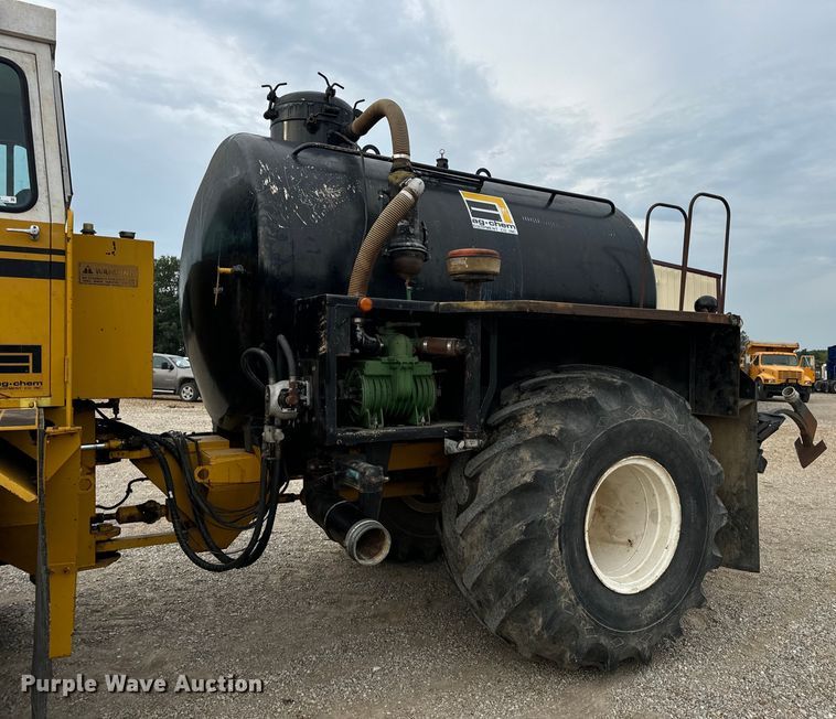 image for item EH7013 Ag-Chem Ag-Gator 1004 manure spreader