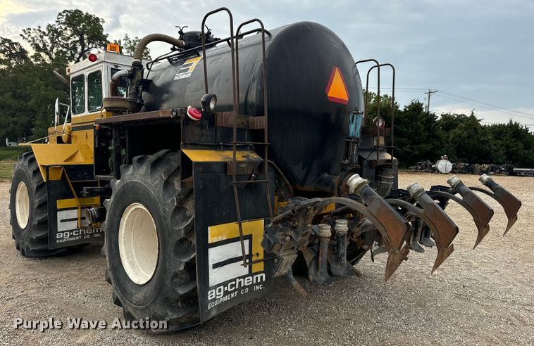 image for item EH7013 Ag-Chem Ag-Gator 1004 manure spreader