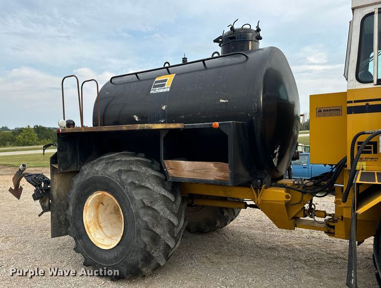 image for item EH7013 Ag-Chem Ag-Gator 1004 manure spreader