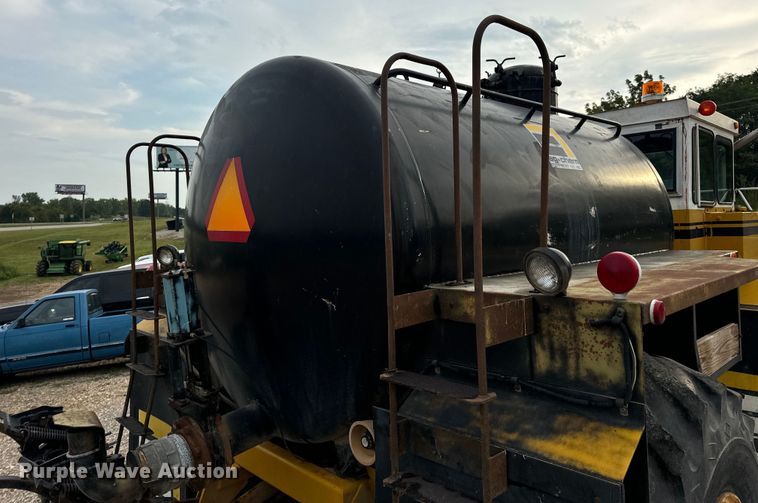 image for item EH7013 Ag-Chem Ag-Gator 1004 manure spreader