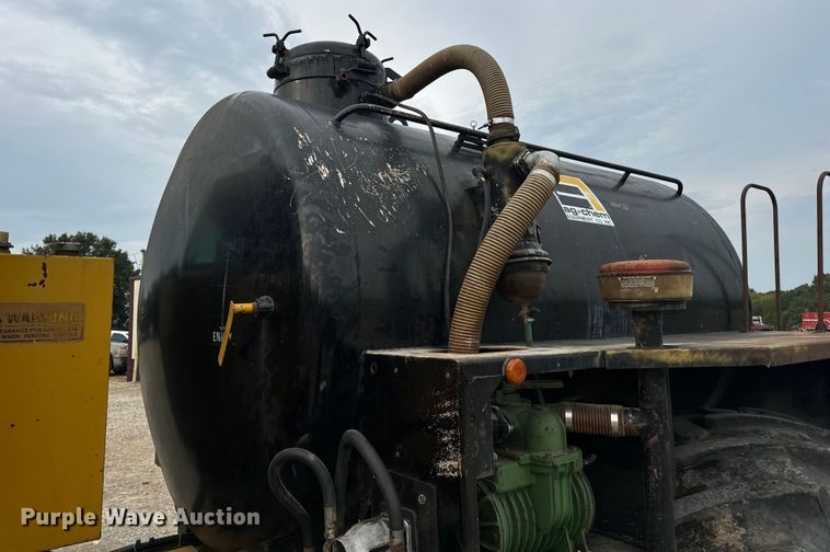 image for item EH7013 Ag-Chem Ag-Gator 1004 manure spreader