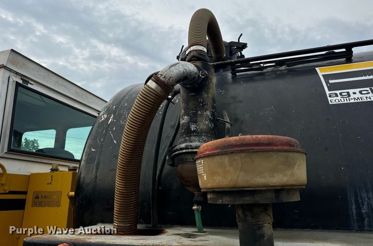 image for item EH7013 Ag-Chem Ag-Gator 1004 manure spreader