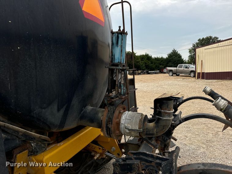 image for item EH7013 Ag-Chem Ag-Gator 1004 manure spreader