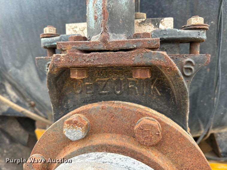 image for item EH7013 Ag-Chem Ag-Gator 1004 manure spreader