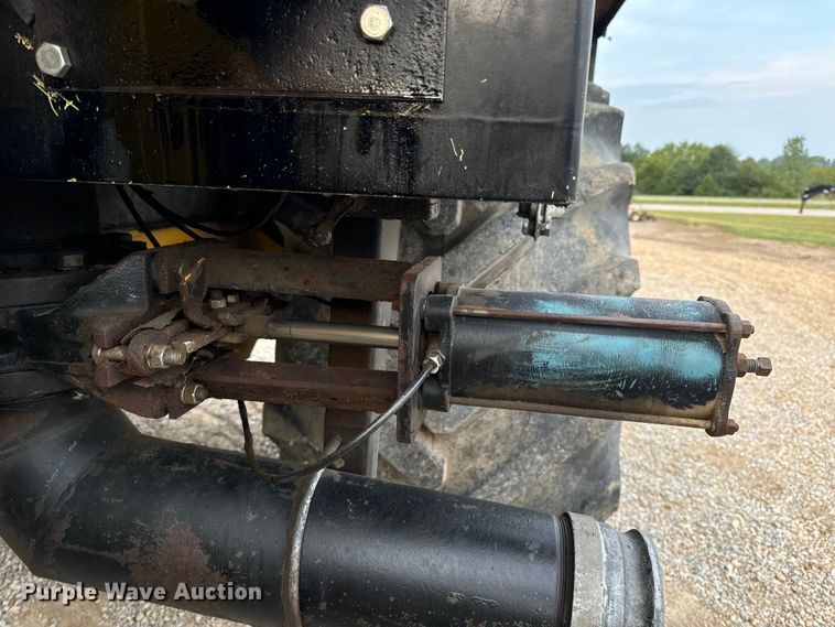 image for item EH7013 Ag-Chem Ag-Gator 1004 manure spreader