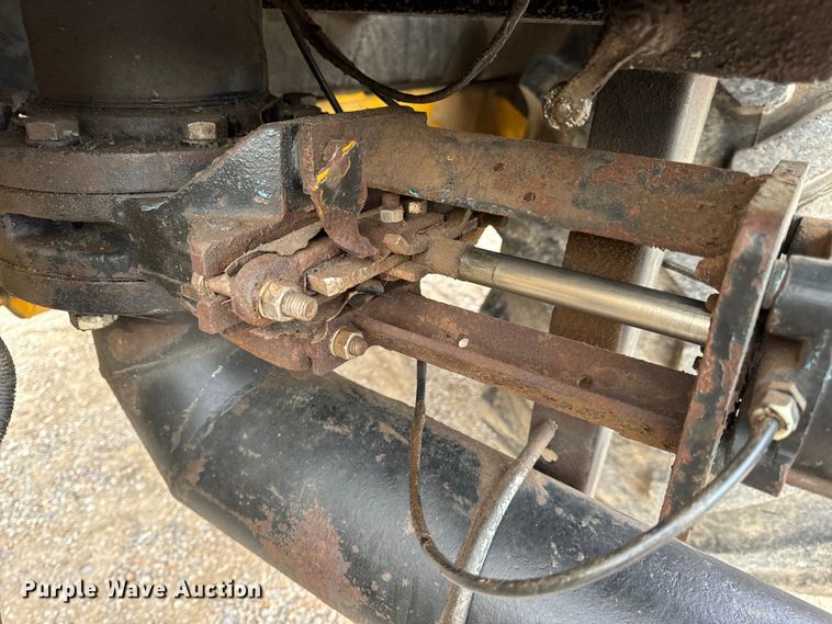 image for item EH7013 Ag-Chem Ag-Gator 1004 manure spreader