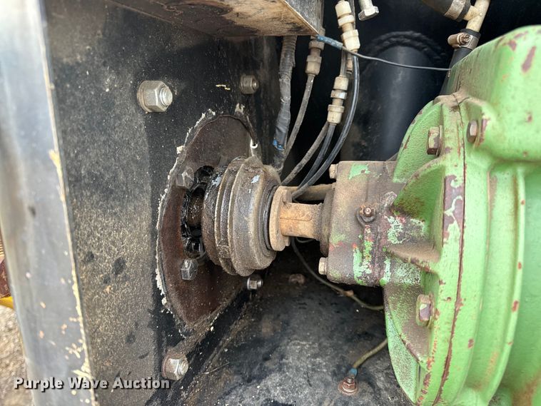 image for item EH7013 Ag-Chem Ag-Gator 1004 manure spreader