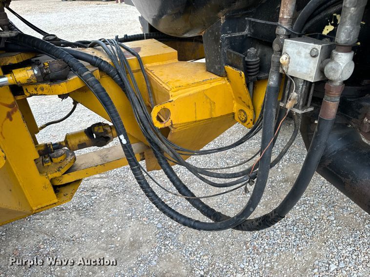 image for item EH7013 Ag-Chem Ag-Gator 1004 manure spreader