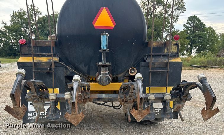 image for item EH7013 Ag-Chem Ag-Gator 1004 manure spreader
