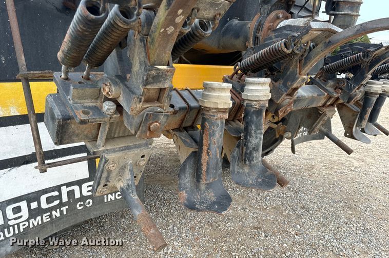 image for item EH7013 Ag-Chem Ag-Gator 1004 manure spreader