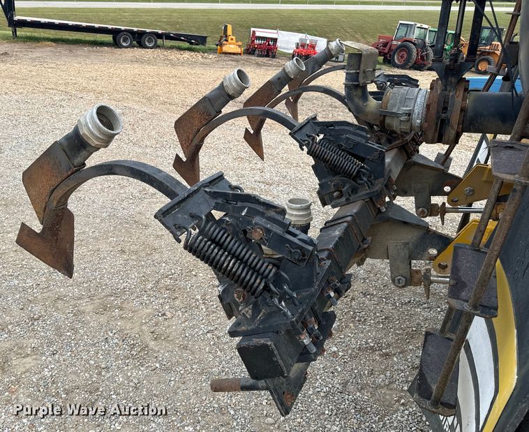 image for item EH7013 Ag-Chem Ag-Gator 1004 manure spreader