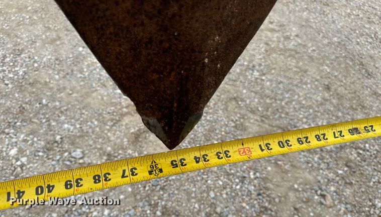 image for item EH7013 Ag-Chem Ag-Gator 1004 manure spreader