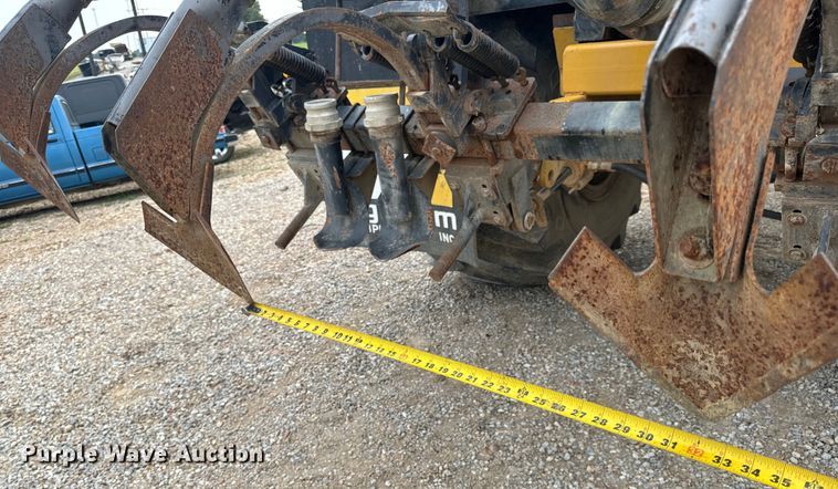 image for item EH7013 Ag-Chem Ag-Gator 1004 manure spreader